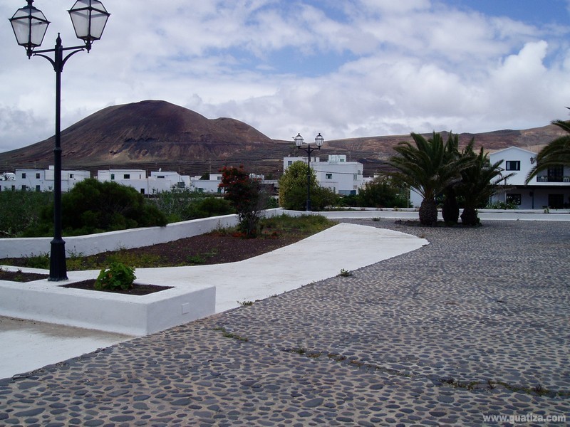 Plaza_de_guatiza_01